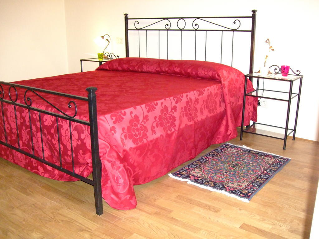 Tre Girasoli Monte San Savino Room photo